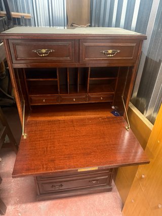Escritorio secreto vintage de madera
