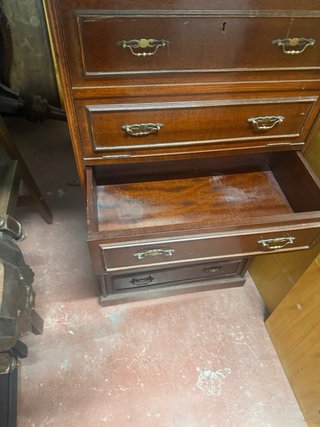 Escritorio secreto vintage de madera