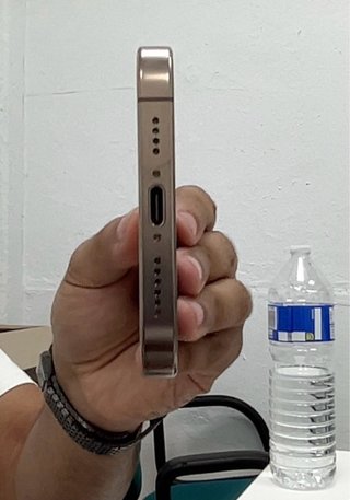 iPhone 16 Pro Max 256GB 90% con caja Desert Titan