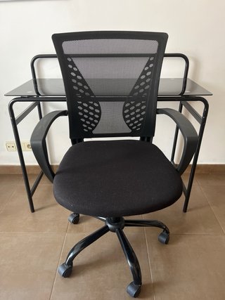 Escritorio cristal negro y silla oficina
