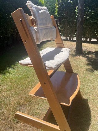 Trona Stokke madera
