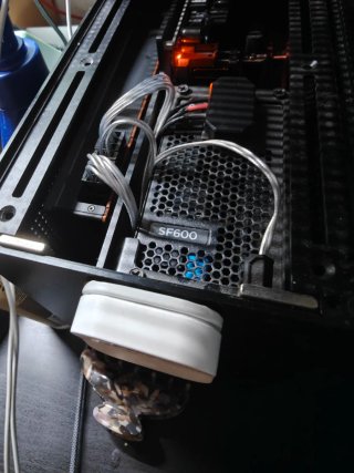 PC Mini-ITX i7-9700K RX 5700 32GB RAM