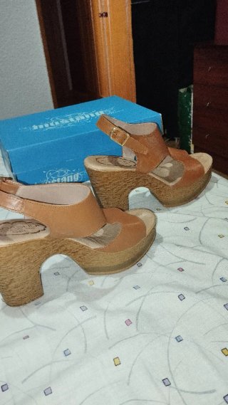 Zapatos altos piel verano cómodos y elegantes
