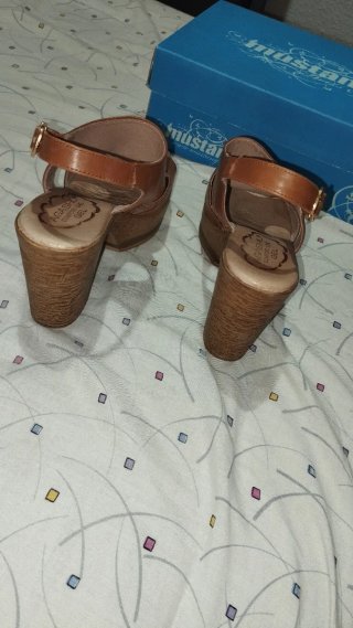 Zapatos altos piel verano cómodos y elegantes