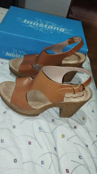 Zapatos altos piel verano cómodos y elegantes