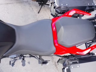 QJ SRT 900 XS con maletas y seguro sólo 8.699 eur