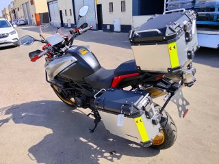 QJ SRT 900 XS con maletas y seguro sólo 8.699 eur