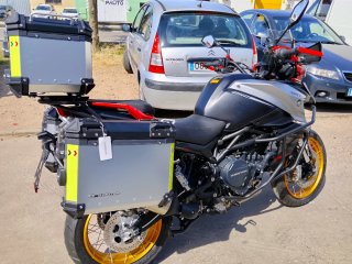 QJ SRT 900 XS con maletas y seguro sólo 8.699 eur
