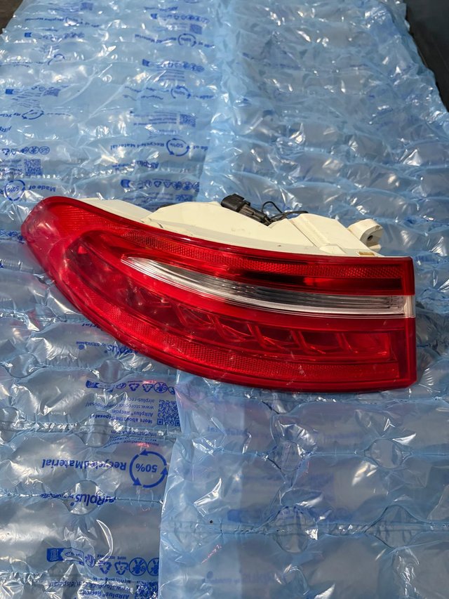 PILOTO TRASERO IZQUIERDO JAGUAR XE AÑO 2016