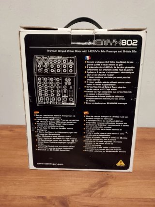 Mesa de Mezclas Behringer Xenyx 802