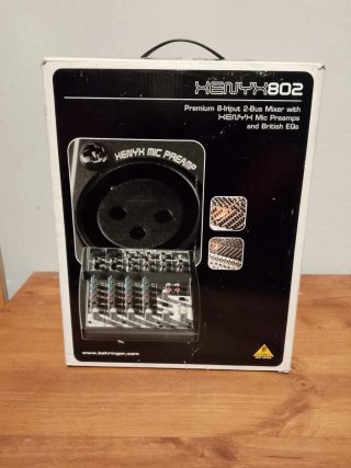 Mesa de Mezclas Behringer Xenyx 802