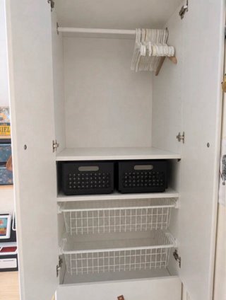 Mueble modular blanco: cajonera, armario y escrito