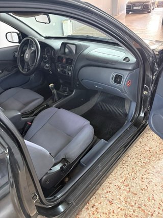 Nissan Almera 1.5 gasolina