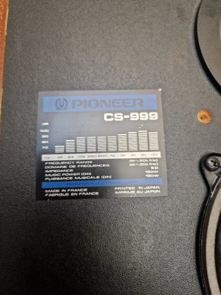 Altavoc Pioneer CS-999 105 € cada uno