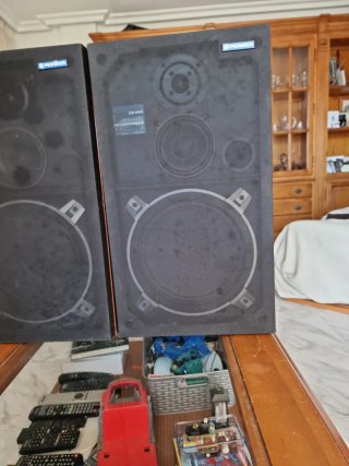 Altavoc Pioneer CS-999 105 € cada uno