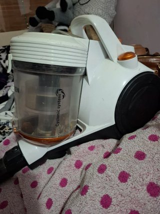 Aspiradora Ciclónica Blanca sin bolsa