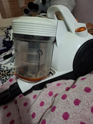 Aspiradora Ciclónica Blanca sin bolsa