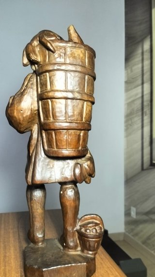 Antica scultura in legno intagliata a mano