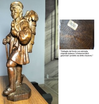 Antica scultura in legno intagliata a mano