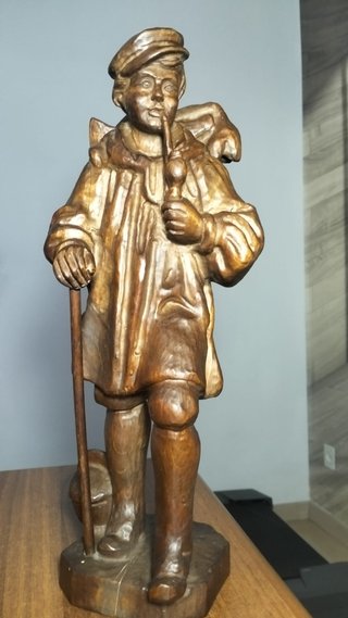 Antica scultura in legno intagliata a mano