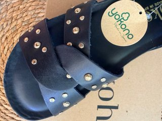 Sandalias Yokono Negras Tachuelas