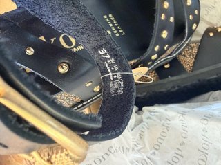 Sandalias Yokono Negras Tachuelas