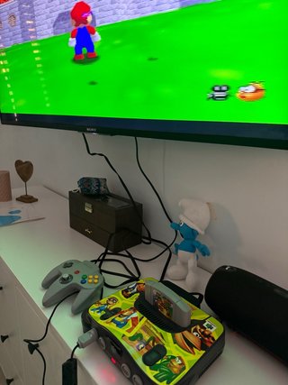 Nintendo 64 con mando y cables