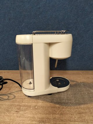 Cafetera Express Semiautomática Caprizze Hikari