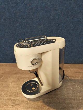 Cafetera Express Semiautomática Caprizze Hikari