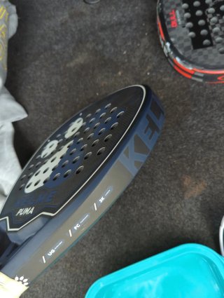 Pala de pádel Kelme Puma