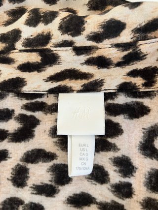 Blusa H&M Leopardo Talla L