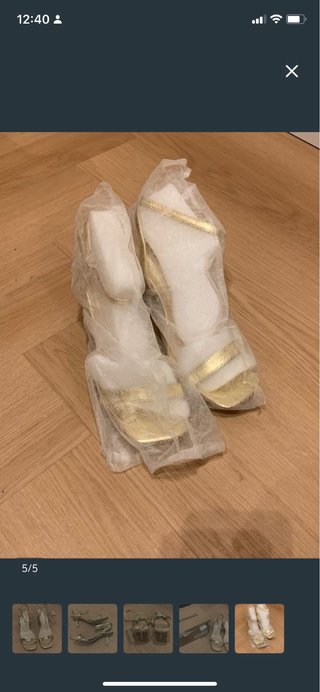 Sandalias tacón doradas