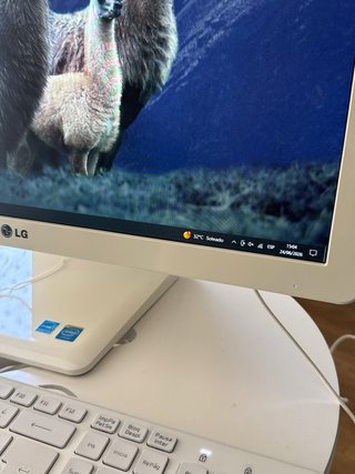 Ordenador LG Blanco Modelo LG22V24