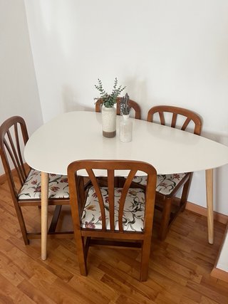 Conjunto mesa y 4 sillas comedor