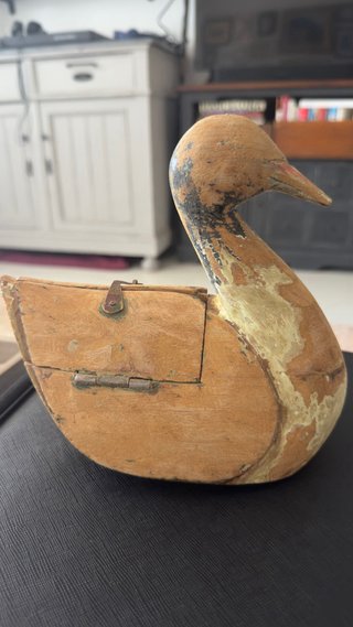 Pato de madera vintage con sorpresa