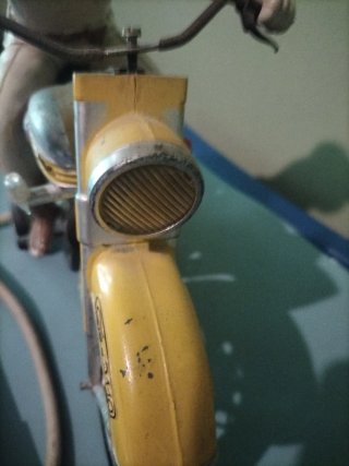 Moto Paya Ciclón teledirigida por cable