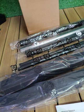 Amazon Basics Perchero de barra con ruedas cromado