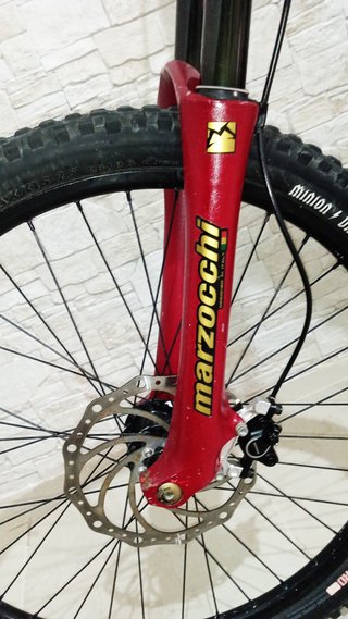 BICI DESCENSO SPECIALIZED 26X2,4 TALLA L + REGALO