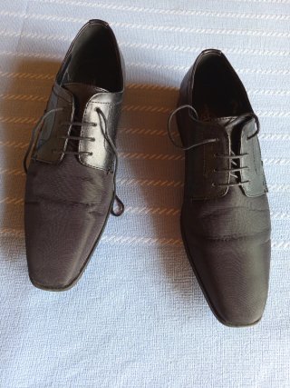 Zapatos de vestir negros para chico
