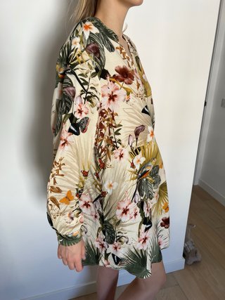 Blusa H&M Talla 44 Estampado Flores y Mariposas
