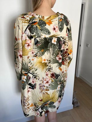 Blusa H&M Talla 44 Estampado Flores y Mariposas