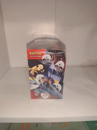 Caja Pokémon Sellada Rivales Predestinados