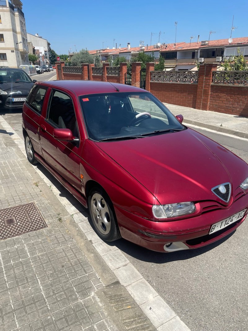 Alfa Romeo 145 1998 - foto 1