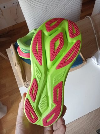 Zapatillas ASICS verdes y rosas