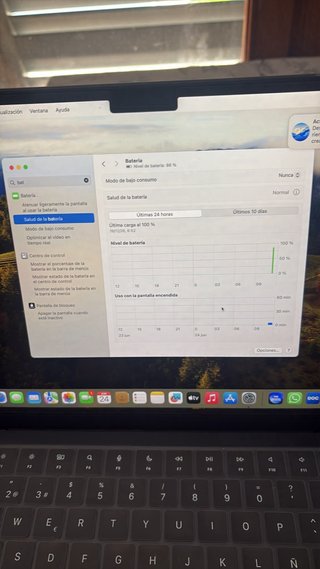 MacBook Air Apple
