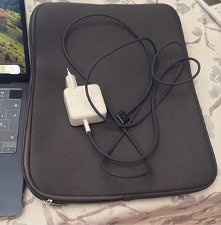 MacBook Air Apple