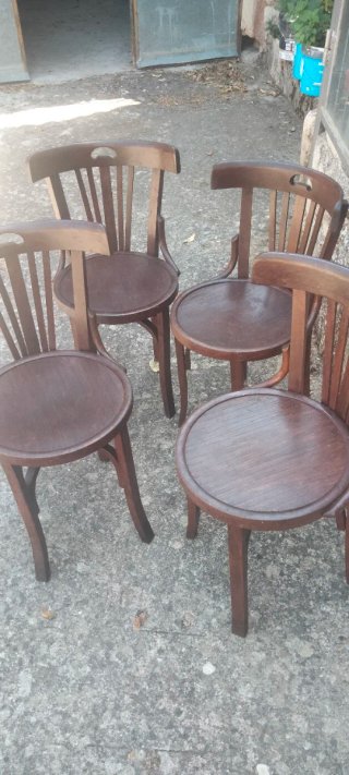 4 Sillas antiguas de madera