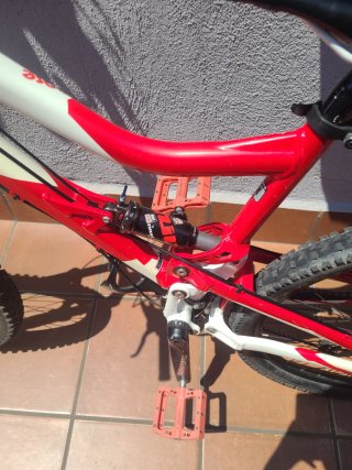 Bici MTB Doble Suspensión Roja/Blanca