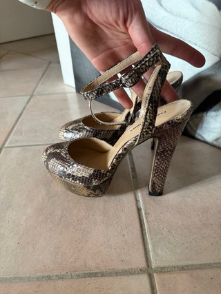 Scarpe con tacco pitonate