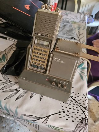 Walkie Talkie YAESU NC-8